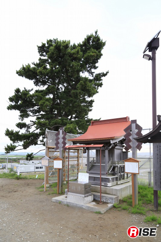 鎮魂の場となっている日和山。大津波で流失した、閖上湊神社と富主姫神社を祀っている。