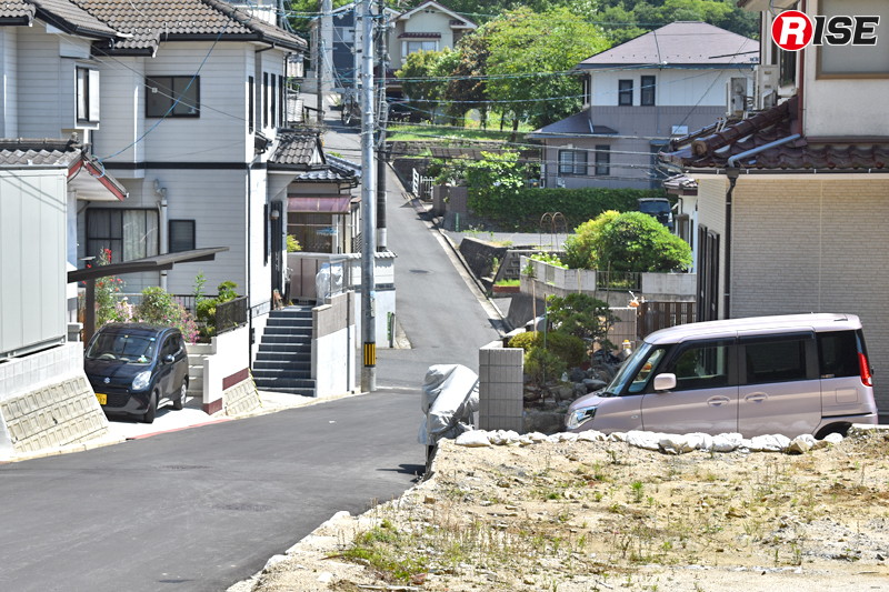 1年後：元の静けさを取り戻す住宅街。広島県内では1年経った今も5名の行方が分かっていない。