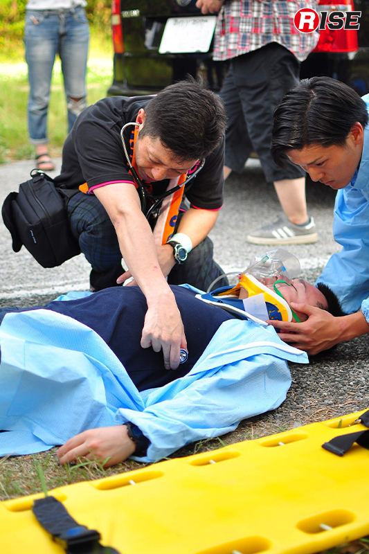 【交通事故シナリオ】　2次交通事故が発生し、活動中の警防隊員が負傷する。