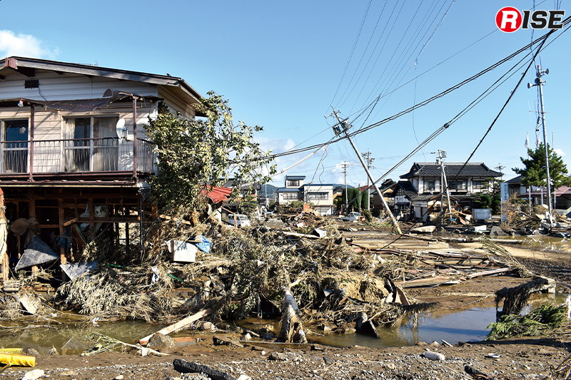 長野市穂保地区の千曲川左岸の堤防が決壊し同地区を中心に広範囲に浸水被害をもたらした。