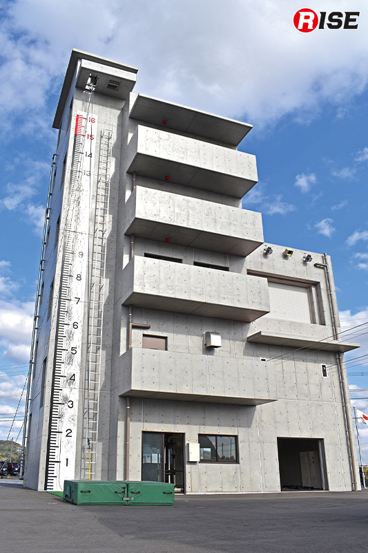 会場となった遠賀郡消防本部の主訓練塔。